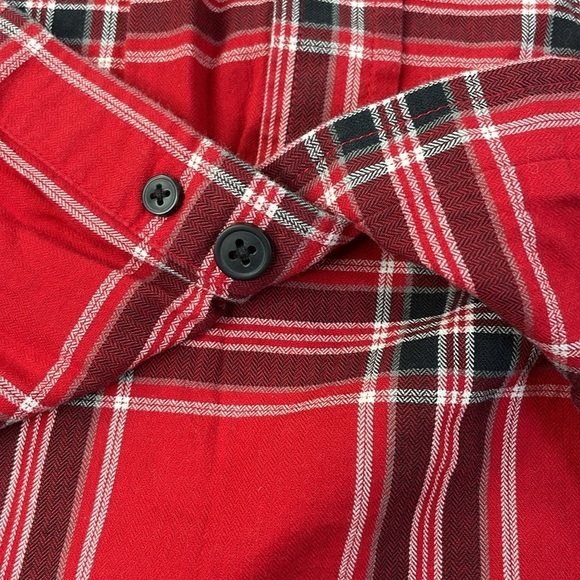 Columbia Men’s Red Black Long Sleeved Button Down collared Shirt, size Large - Picture 5 of 9